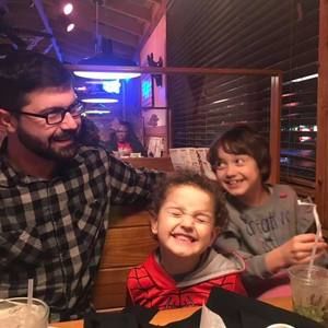 Meet your Posher, Tom